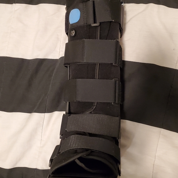 Leg boot - Picture 2 of 5